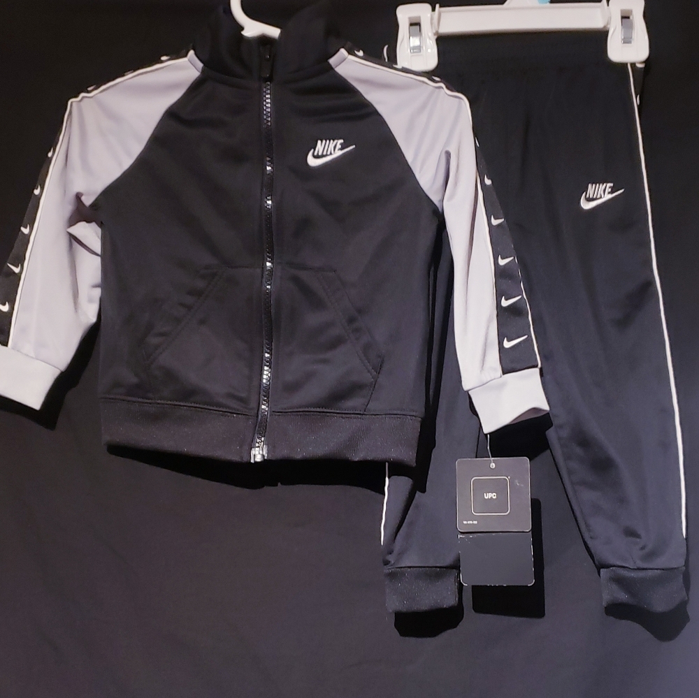COPY - Bran new with tags.18months boys 2 piece Nike jumpsuit.